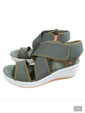 Clarks Cloudsteppers Step Cali Palm Sandasl Green Size 9.5